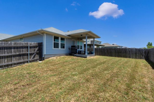 205 Four Star DR, Elgin, TX 78621