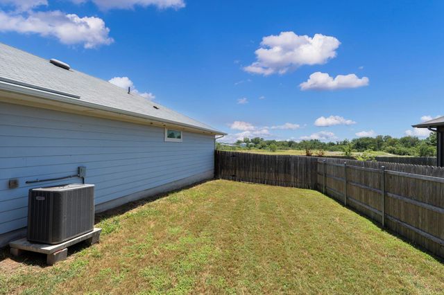 205 Four Star DR, Elgin, TX 78621