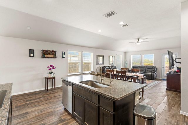 205 Four Star DR, Elgin, TX 78621
