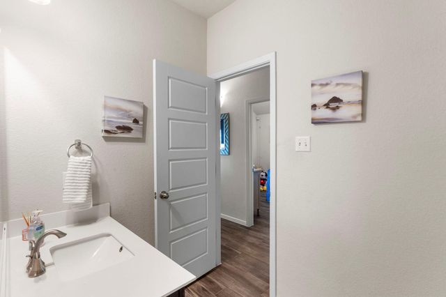 205 Four Star DR, Elgin, TX 78621