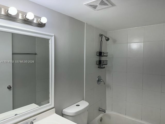 8185 NW 7th St 205, Miami, FL 33126