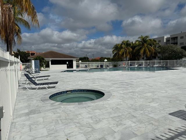 8185 NW 7th St 205, Miami, FL 33126