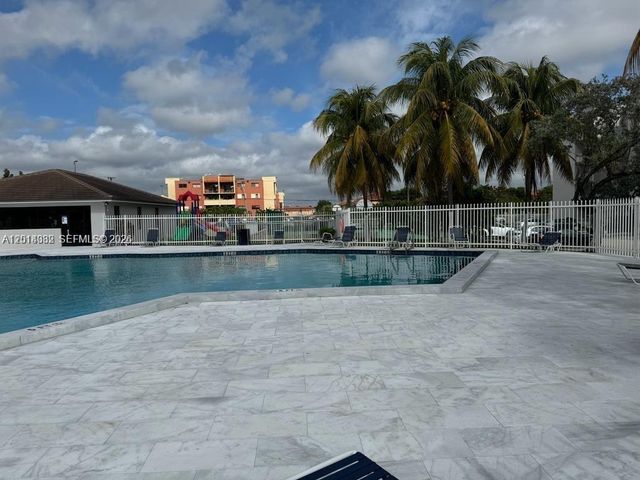 8185 NW 7th St 205, Miami, FL 33126