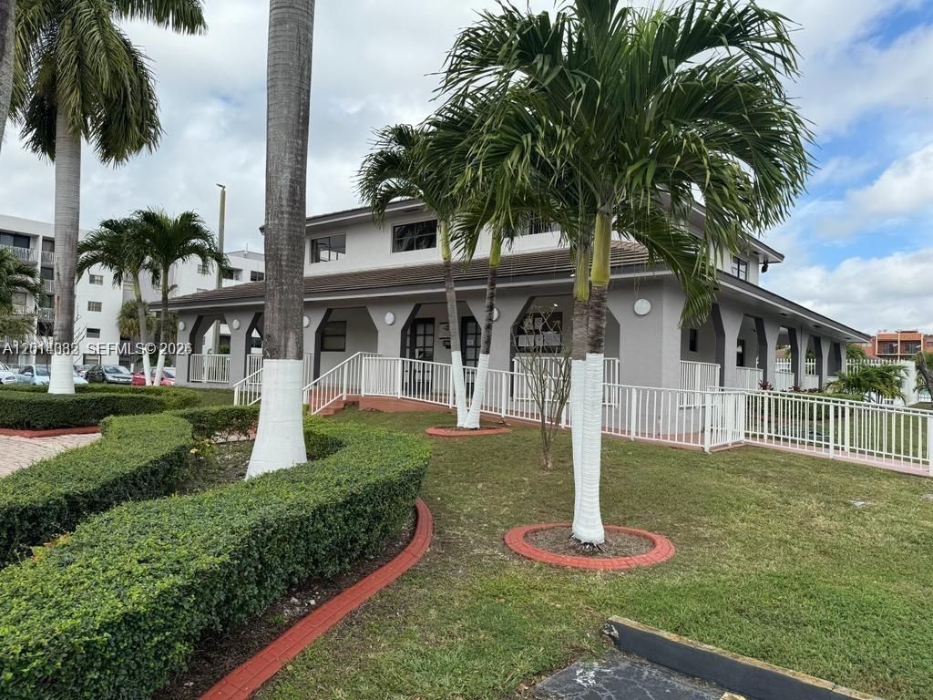 8185 NW 7th St 205, Miami, FL 33126