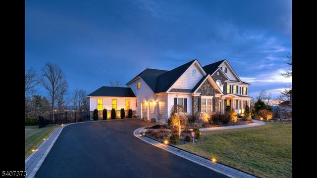 19 Donna Dr, Raritan Twp., NJ 08822