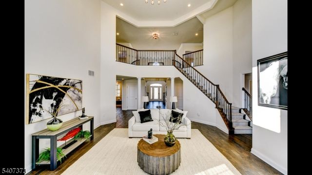 19 Donna Dr, Raritan Twp., NJ 08822