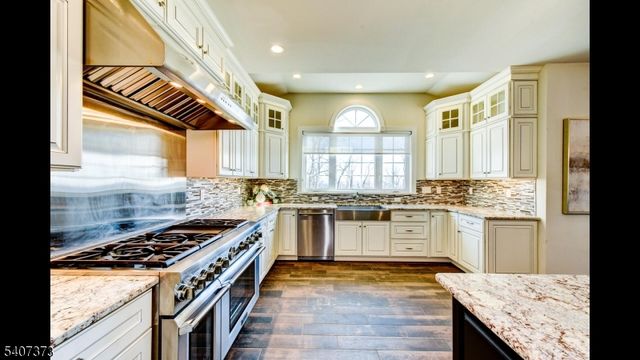 19 Donna Dr, Raritan Twp., NJ 08822