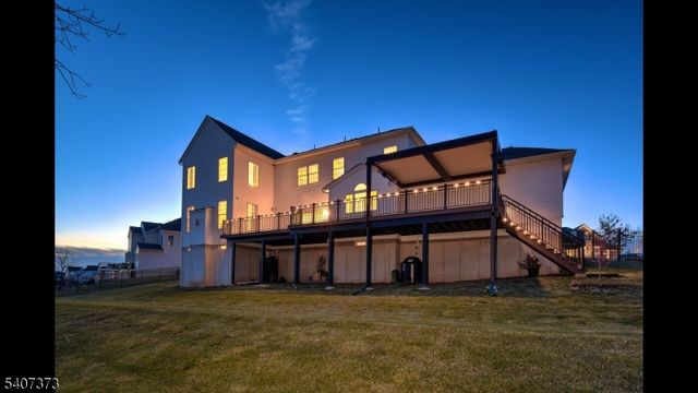 19 Donna Dr, Raritan Twp., NJ 08822