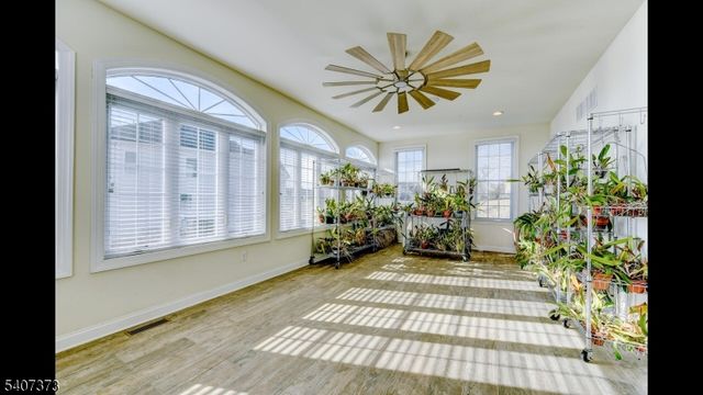 19 Donna Dr, Raritan Twp., NJ 08822