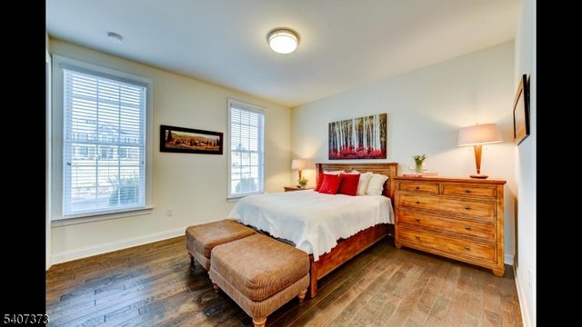 19 Donna Dr, Raritan Twp., NJ 08822