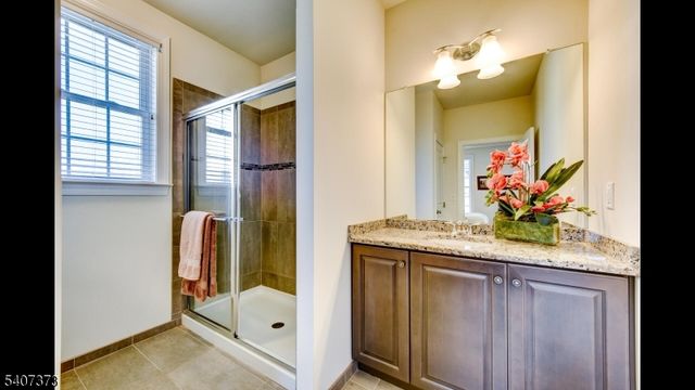 19 Donna Dr, Raritan Twp., NJ 08822