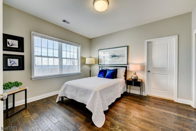 19 Donna Dr, Raritan Twp., NJ 08822