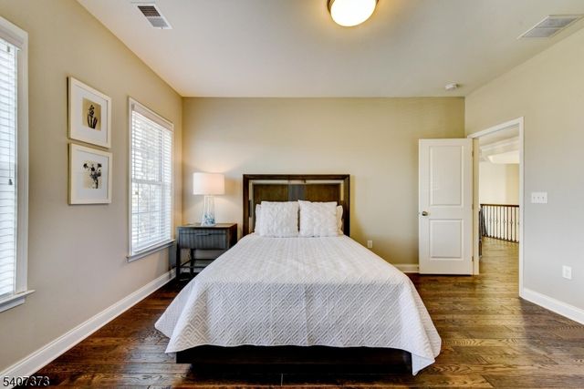 19 Donna Dr, Raritan Twp., NJ 08822