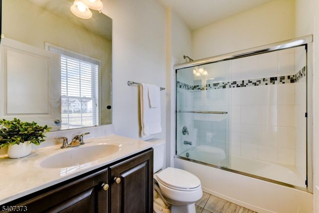 19 Donna Dr, Raritan Twp., NJ 08822