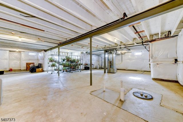 19 Donna Dr, Raritan Twp., NJ 08822