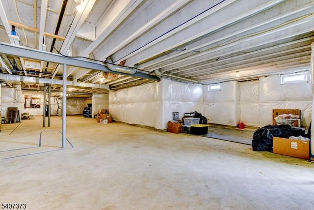 19 Donna Dr, Raritan Twp., NJ 08822