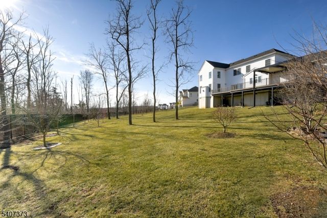 19 Donna Dr, Raritan Twp., NJ 08822