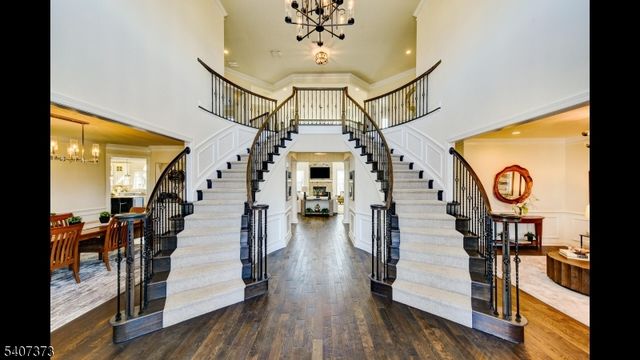 19 Donna Dr, Raritan Twp., NJ 08822