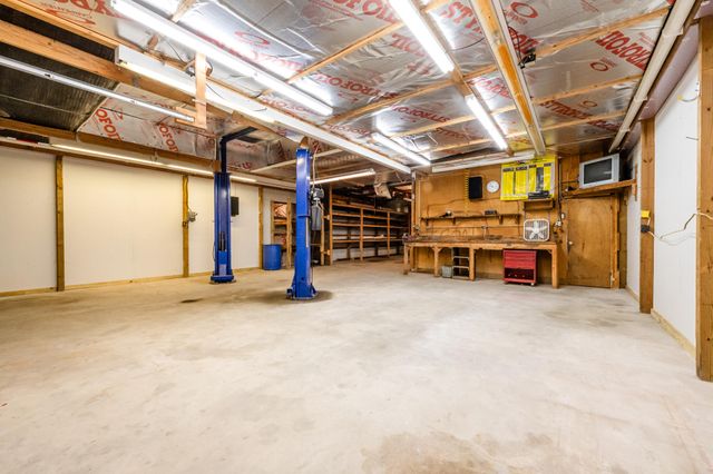6660 Pine Road, Benton Harbor, MI 49022