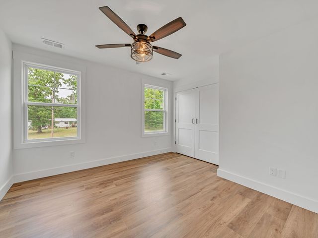 5800 Sanders rd, Lyles, TN 37098