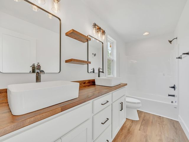 5800 Sanders rd, Lyles, TN 37098
