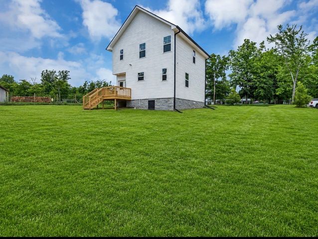 5800 Sanders rd, Lyles, TN 37098