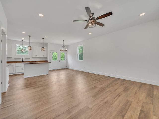 5800 Sanders rd, Lyles, TN 37098
