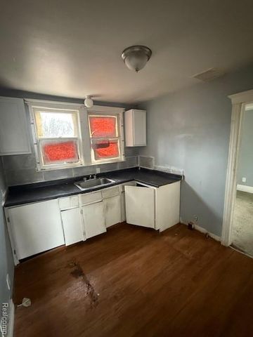 16845-7 Dolphin Street, Detroit, MI 48219