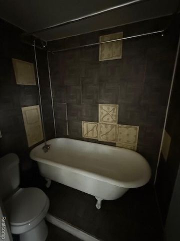 16845-7 Dolphin Street, Detroit, MI 48219