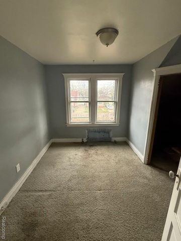 16845-7 Dolphin Street, Detroit, MI 48219