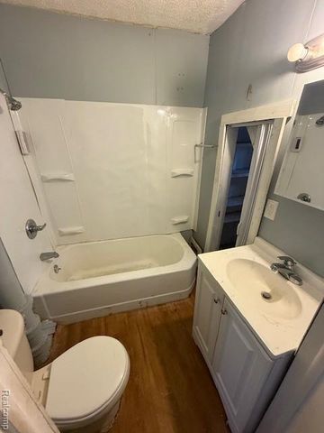 16845-7 Dolphin Street, Detroit, MI 48219