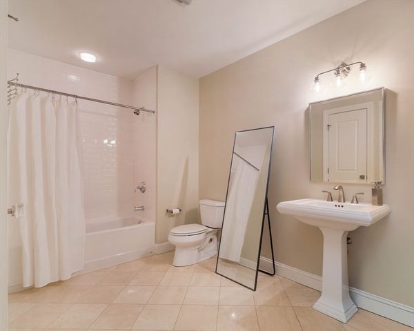 10 Corporal Mcternan St. C-406, Cambridge, MA 02139