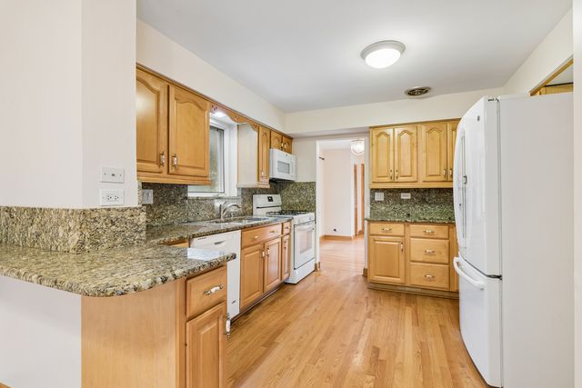 648 Shermer Road, Glenview, IL 60025