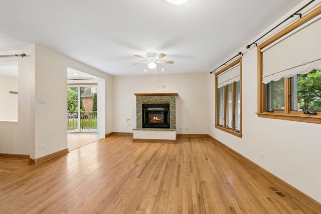 648 Shermer Road, Glenview, IL 60025