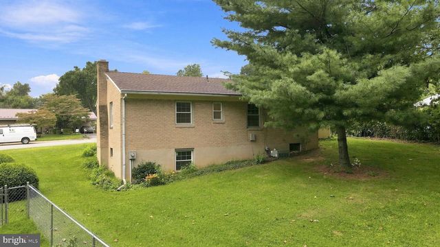 10831 ROSEWOOD DR, Hagerstown, MD 21740