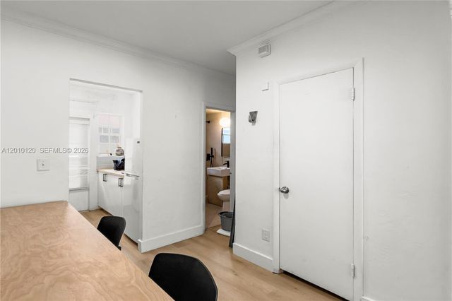 717 Espanola Way 111, Miami Beach, FL 33139