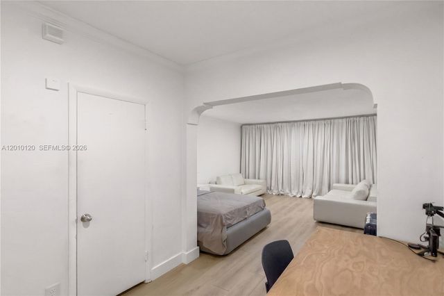 717 Espanola Way 111, Miami Beach, FL 33139