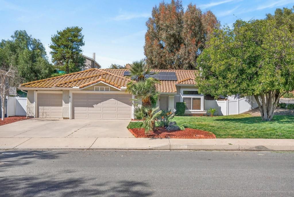 Image 1 of property listing at 40595 Symeron Way, Murrieta, CA 92562