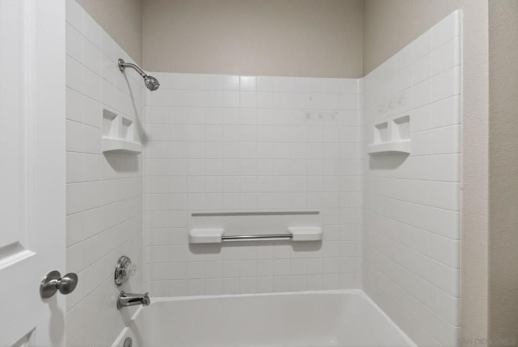 Image 15 of property listing at 40595 Symeron Way, Murrieta, CA 92562