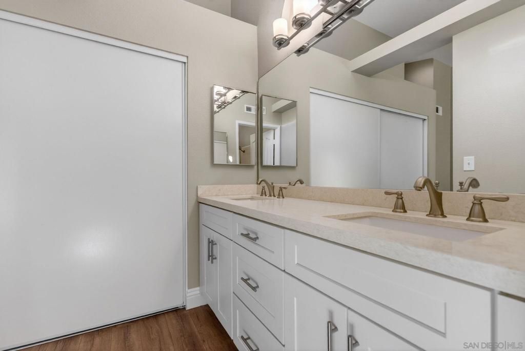 Image 16 of property listing at 40595 Symeron Way, Murrieta, CA 92562