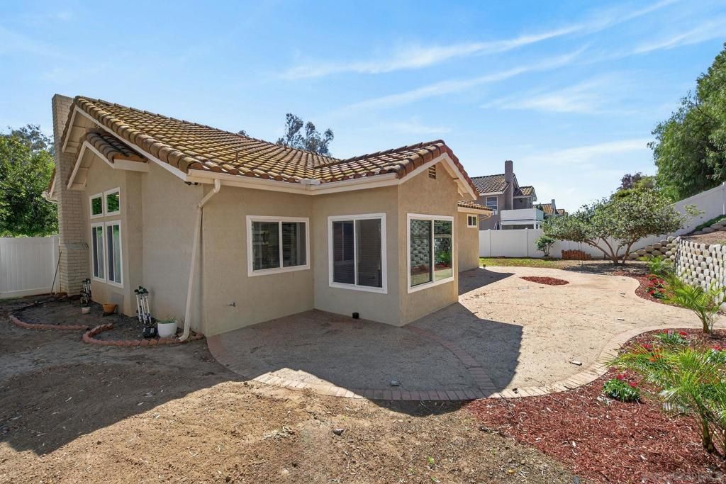 Image 18 of property listing at 40595 Symeron Way, Murrieta, CA 92562