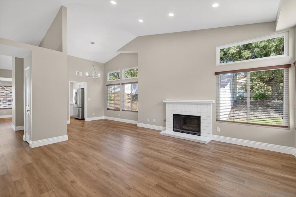 Image 5 of property listing at 40595 Symeron Way, Murrieta, CA 92562