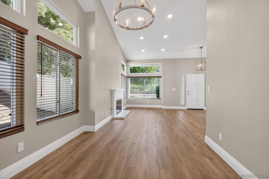 Image 8 of property listing at 40595 Symeron Way, Murrieta, CA 92562