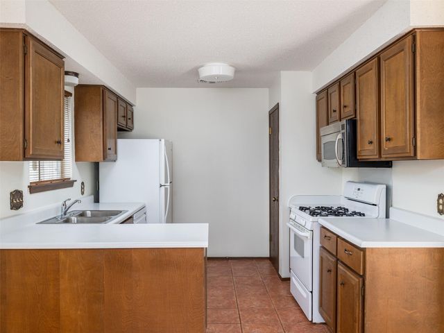 7001 Watchwood DR, Austin, TX 78745
