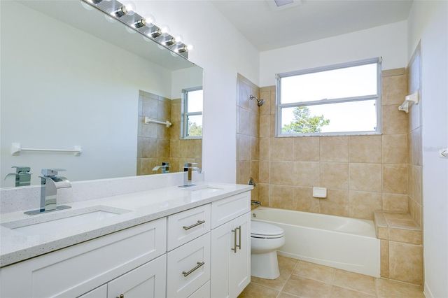 5121 GLADE FERN COURT, Sarasota, FL 34238