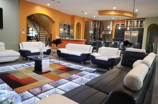 4637 Dagg Road, Houston, TX 77048