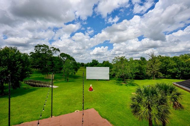 4637 Dagg Road, Houston, TX 77048