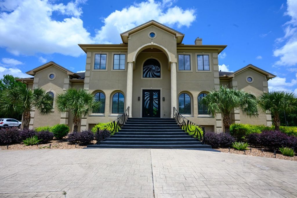 4637 Dagg Road, Houston, TX 77048