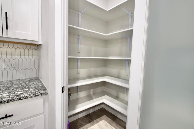 272 Hunstanton Street, El Paso, TX 79928