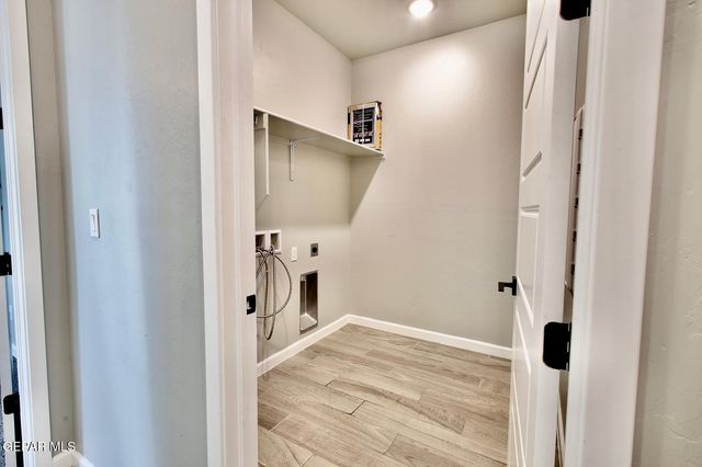 272 Hunstanton Street, El Paso, TX 79928